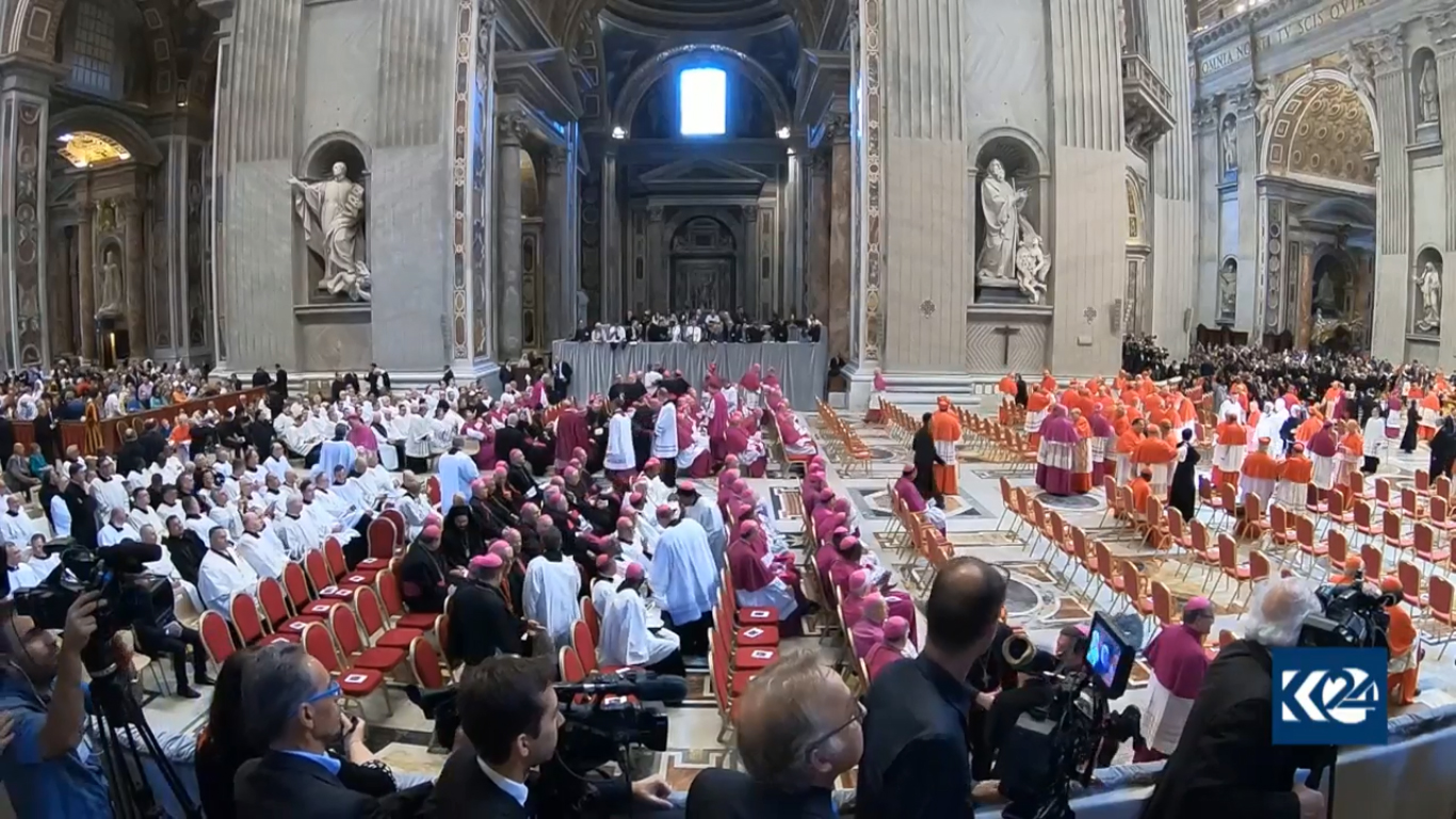 بالصور.. ترقية عراقي الى كاردينال في الفاتيكان