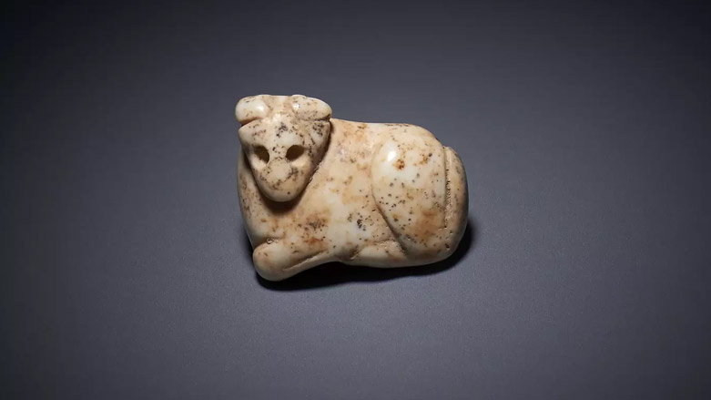 This white marble amulet is believed to have been crafted during the Jemdet Nasr period around 3000 BC. (Photo: British Museum)