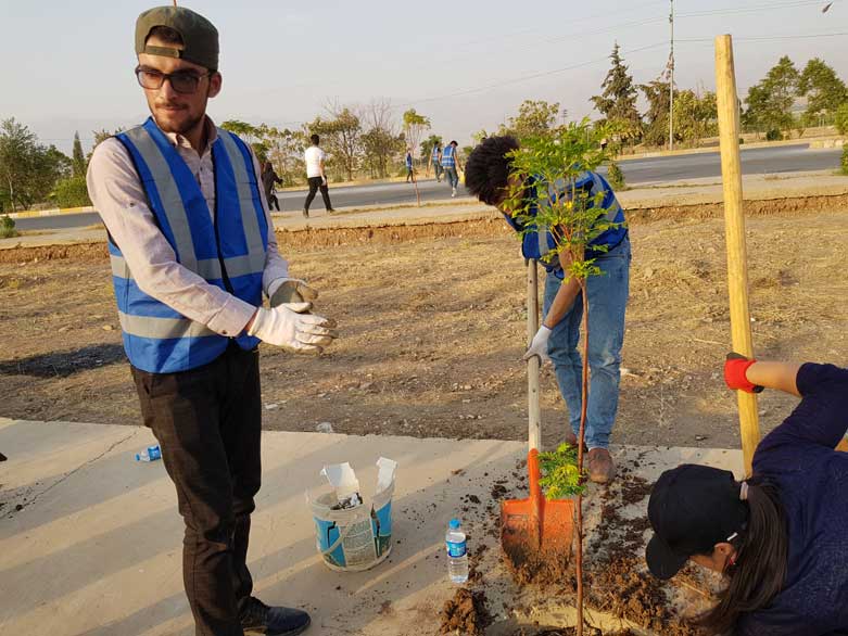 Volunteers planted trees in Halabja, Aug. 3, 2018. (Photos: Kurdistan 24/Wladimir van Wilgenburg)