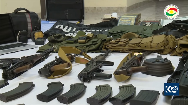 اسلحه و تجهیزات نظامی که در خانه اسماعیل سوسه‌ای انبار شده بود