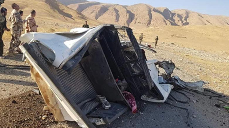 خودروی نیروهای مقاومت شنگال که روز 25 مرداد 97 مورد هدف جنگنده‌های ترکیه قرار گرفت