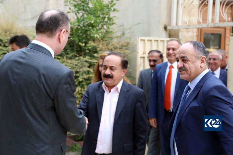 لە سلێمانی تەقە لە بارەگایەكی پارتی كرا