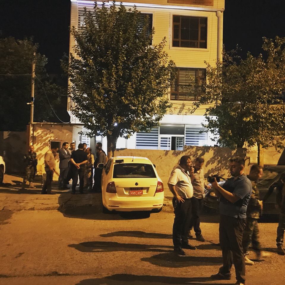 لە سلێمانی تەقە لە بارەگایەكی پارتی كرا