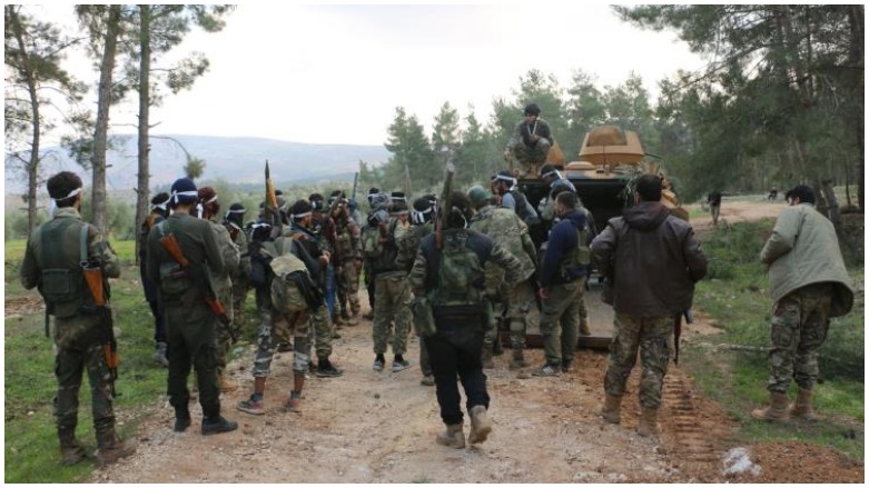 Grûpên çekdaran 9 kesan ji gundekî Efrînê direvînin  