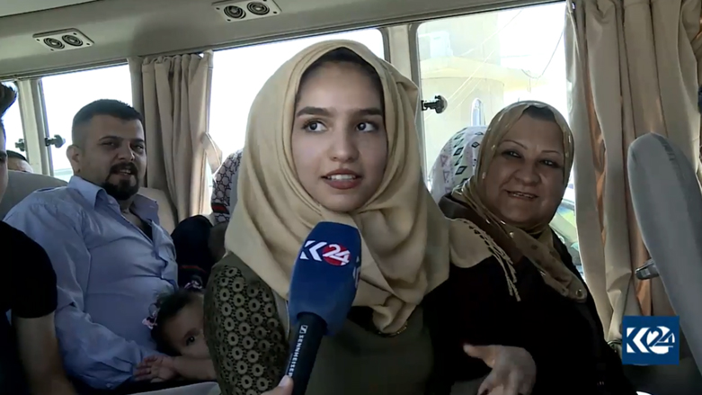 تقول الفتاة انها جاءت مع عائلتها لقضاء اسعد الاوقات في كوردستان