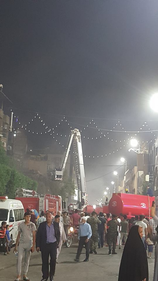 يقول شهود إن الحريق الحق اضرارا جسيمة بالمحال التجارية (صورة: صفحة السياحة الدينية في كربلاء على فيسبوك)