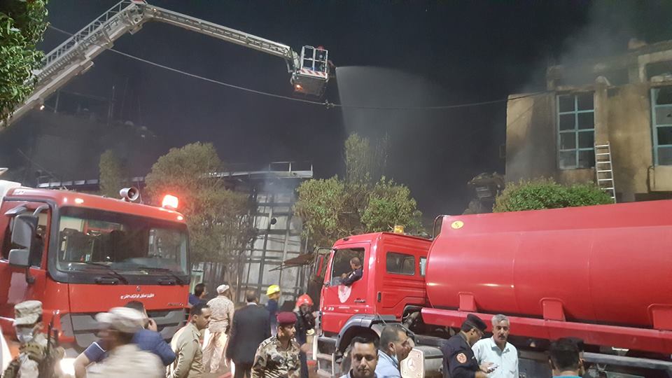 يقول شهود إن الحريق الحق اضرارا جسيمة بالمحال التجارية (صورة: صفحة السياحة الدينية في كربلاء على فيسبوك)