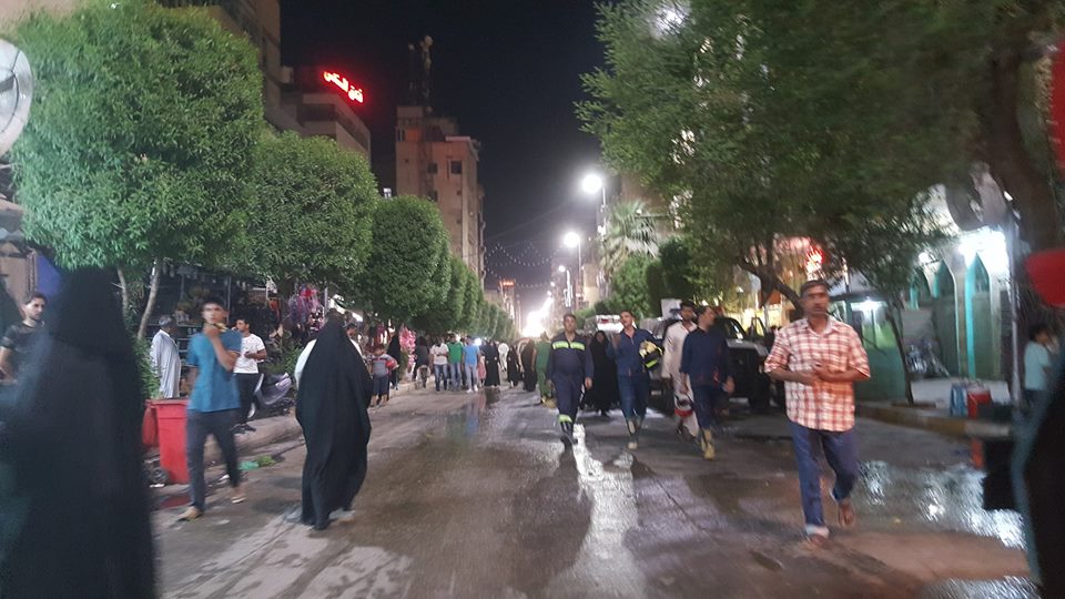 يقول شهود إن الحريق الحق اضرارا جسيمة بالمحال التجارية (صورة: صفحة السياحة الدينية في كربلاء على فيسبوك)