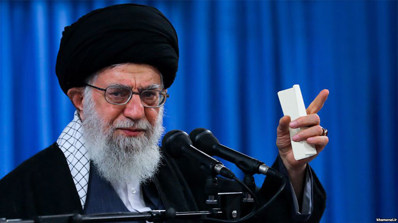 خامنه‌یی دان به‌وه‌دا ده‌نێت كه‌ ناتوانن رووبه‌ڕووی سزاكان ببنه‌وه‌