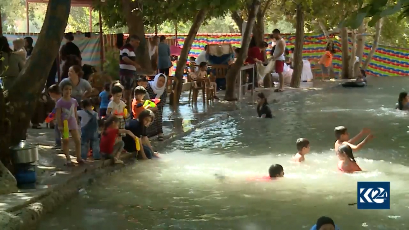 رغم القصف التركي.. ثالث مدن كوردستان تحتضن السياح (صور)