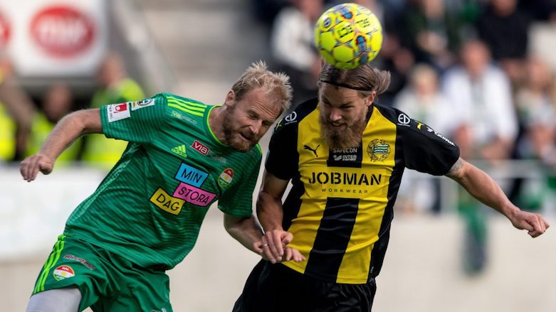 Dalkurd defender Markus Thorbjörnsson (left) challenges for the ball in his team's 3-2 defeat against Hammarby in Sweden's Allsvenskan league on Aug. 27, 2018. (Photo: Simon Hastegård/Bildbyrån)