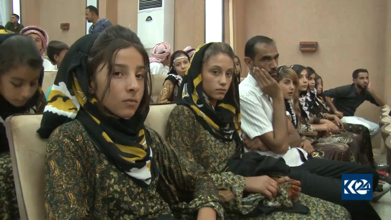 كورد وسريان وعرب.. الأطفال يغنون في روج آفا (بالصور)