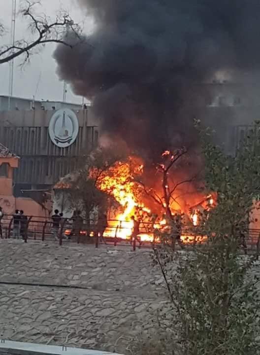 VIDEO: Five killed, 30 wounded in Basra as demonstrators burn governorate office