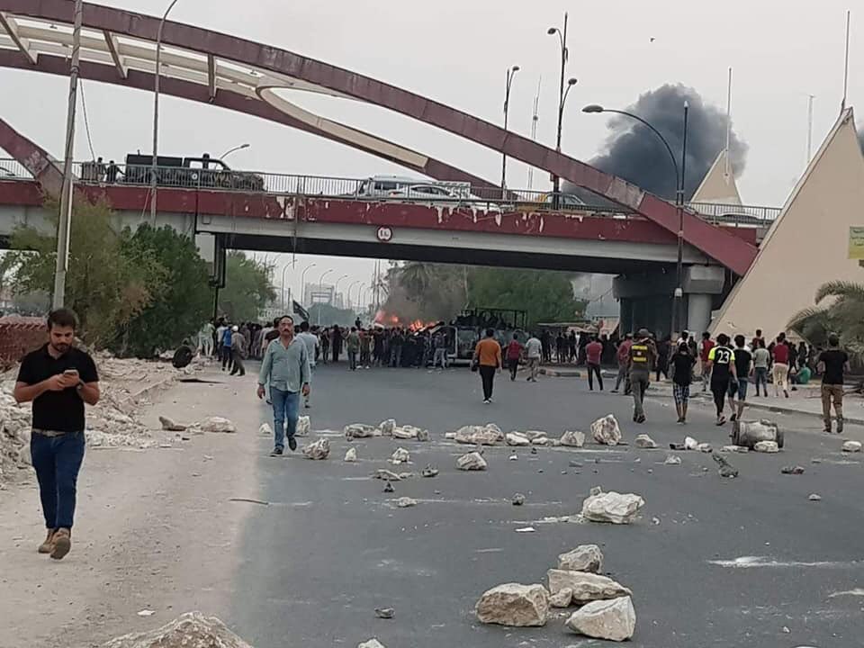 VIDEO: Five killed, 30 wounded in Basra as demonstrators burn governorate office