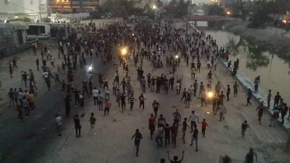VIDEO: Five killed, 30 wounded in Basra as demonstrators burn governorate office