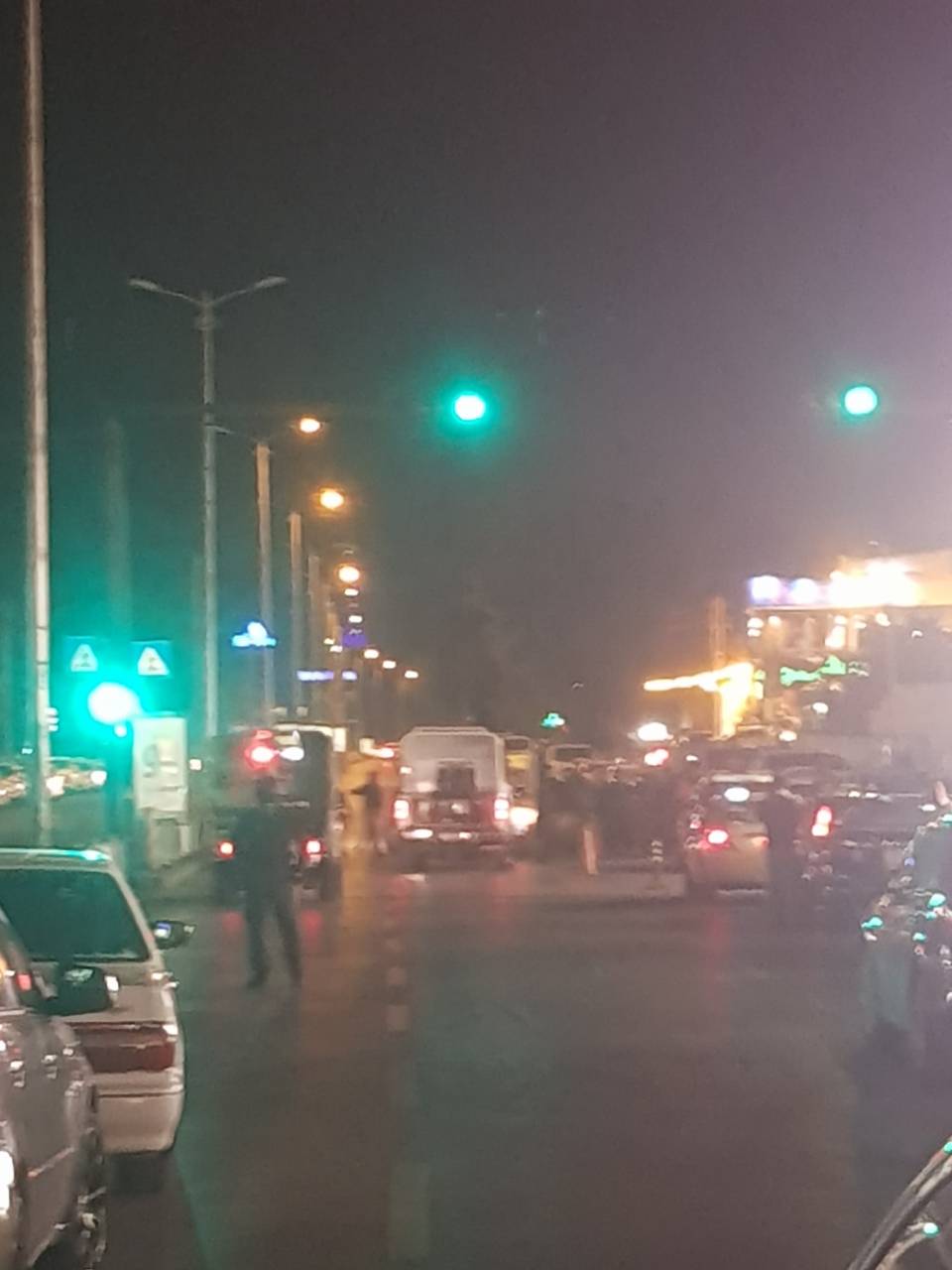 دیمەنێكی شەوی رابردووی شەقامی سالم (سەھۆڵەكە) لەكاتی شەڕە تەقە