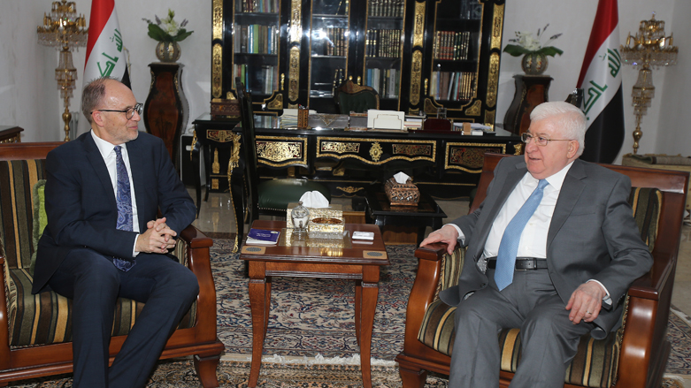 معصوم خلال لقائه السفير الامريكي لدى بغداد (صورة: رئاسة الجمهورية)