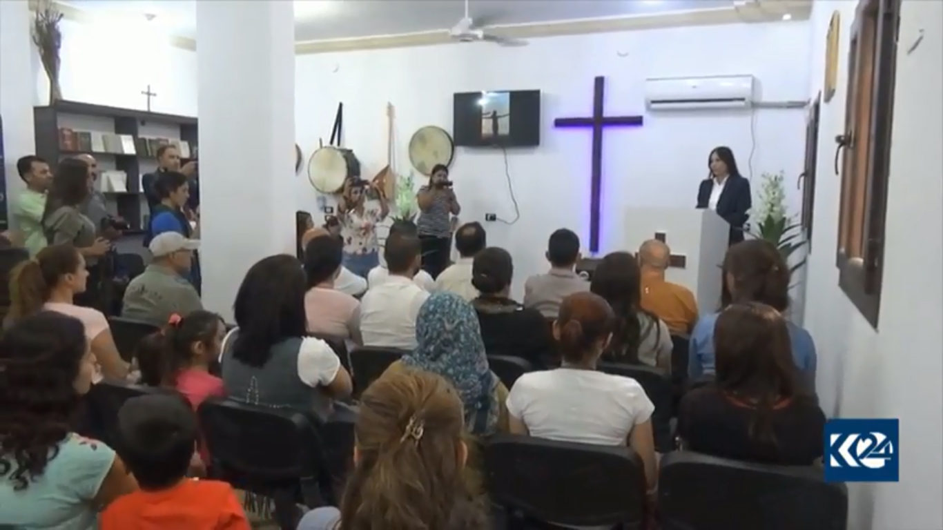 بالصور.. كورد يعتنقون المسيحية وكوباني تحتضن أول كنيسة