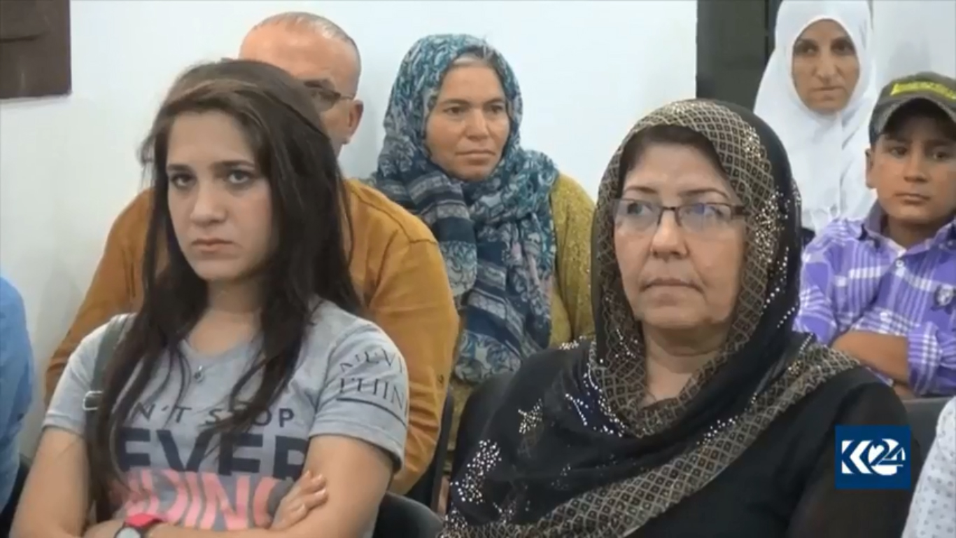 بالصور.. كورد يعتنقون المسيحية وكوباني تحتضن أول كنيسة
