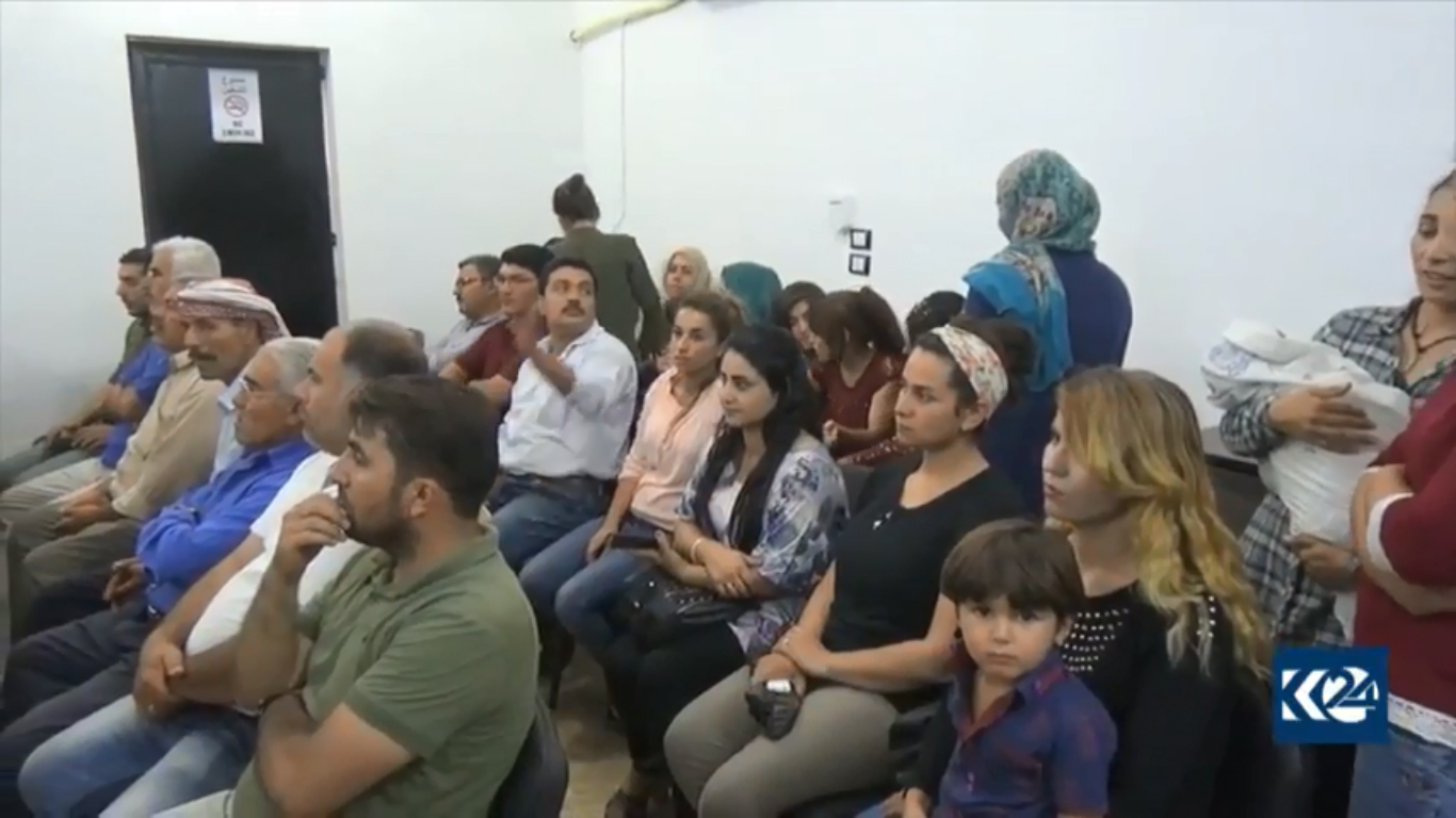 بالصور.. كورد يعتنقون المسيحية وكوباني تحتضن أول كنيسة
