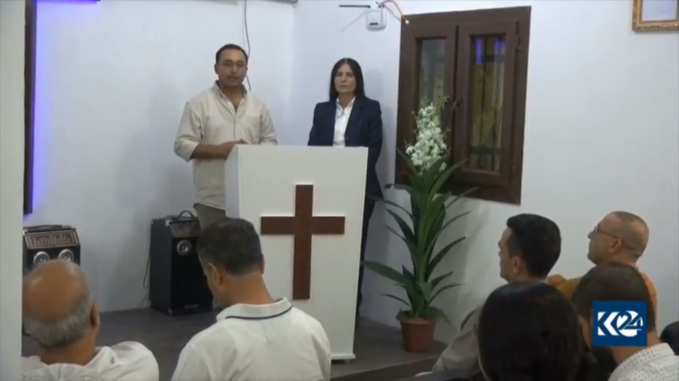 بالصور.. كورد يعتنقون المسيحية وكوباني تحتضن أول كنيسة