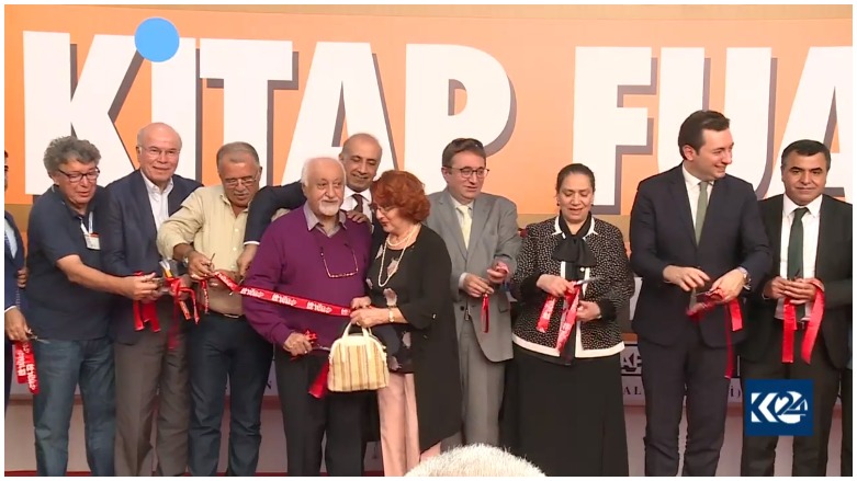 Pêşangeha pirtûkan a 6emîn li Diyarbekirê dest pê kir