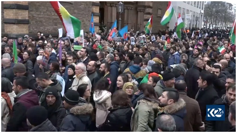 Saziyên civaka sivîl li pêş nivîsgehên NY xwe pêşan didin 