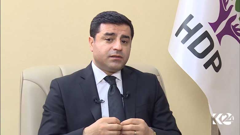 دەمیرتاش وەڵامی تۆمەتەكان دەداتەوە