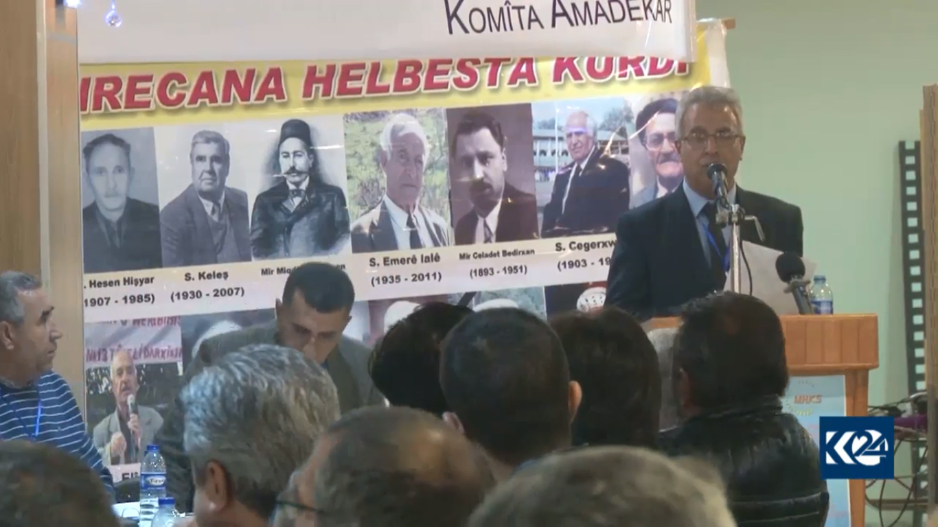 بالصور.. القامشلي تحتضن مهرجان الشعر الكوردي وسط انتقادات