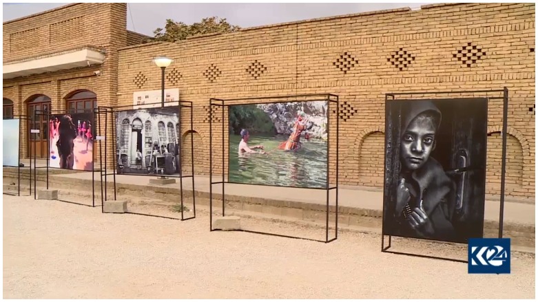 Pêşangehek li keleha Hewlêrê birêve çû