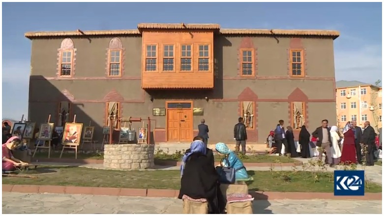 Li taxa Malên Dîrokî ya Wanê çanda dîrokî tê danasîn