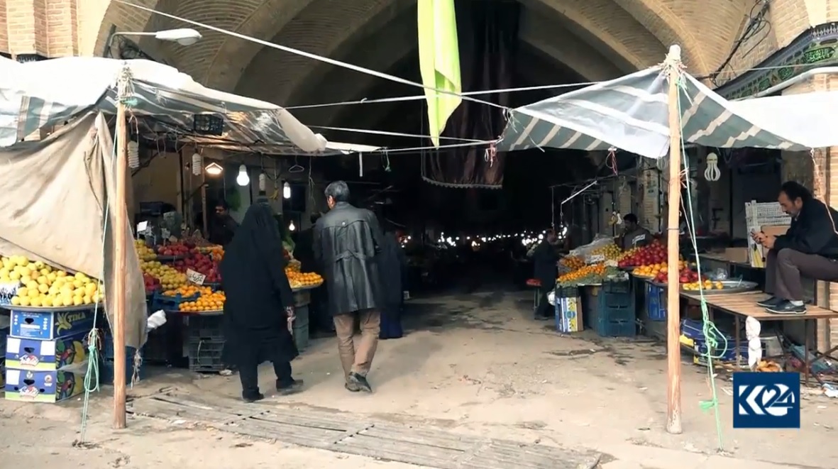 لە كرماشان 300 ھەزار كەس لە كەلاوەكاندا دەژین