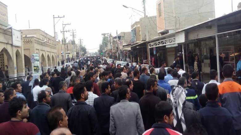 A screenshot of the marching protesters in Khuzestan province on Nov. 26, 2018. (Photo: social media)