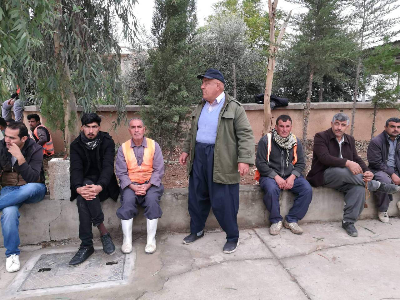 ژمارەیەك كرێكار لە دەڤەری راپەڕین خۆپێشاندان دەكەن