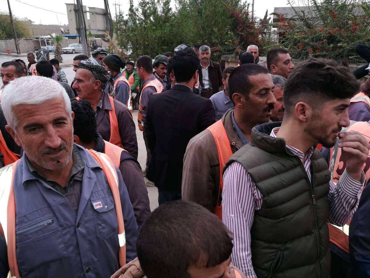 ژمارەیەك كرێكار لە دەڤەری راپەڕین خۆپێشاندان دەكەن