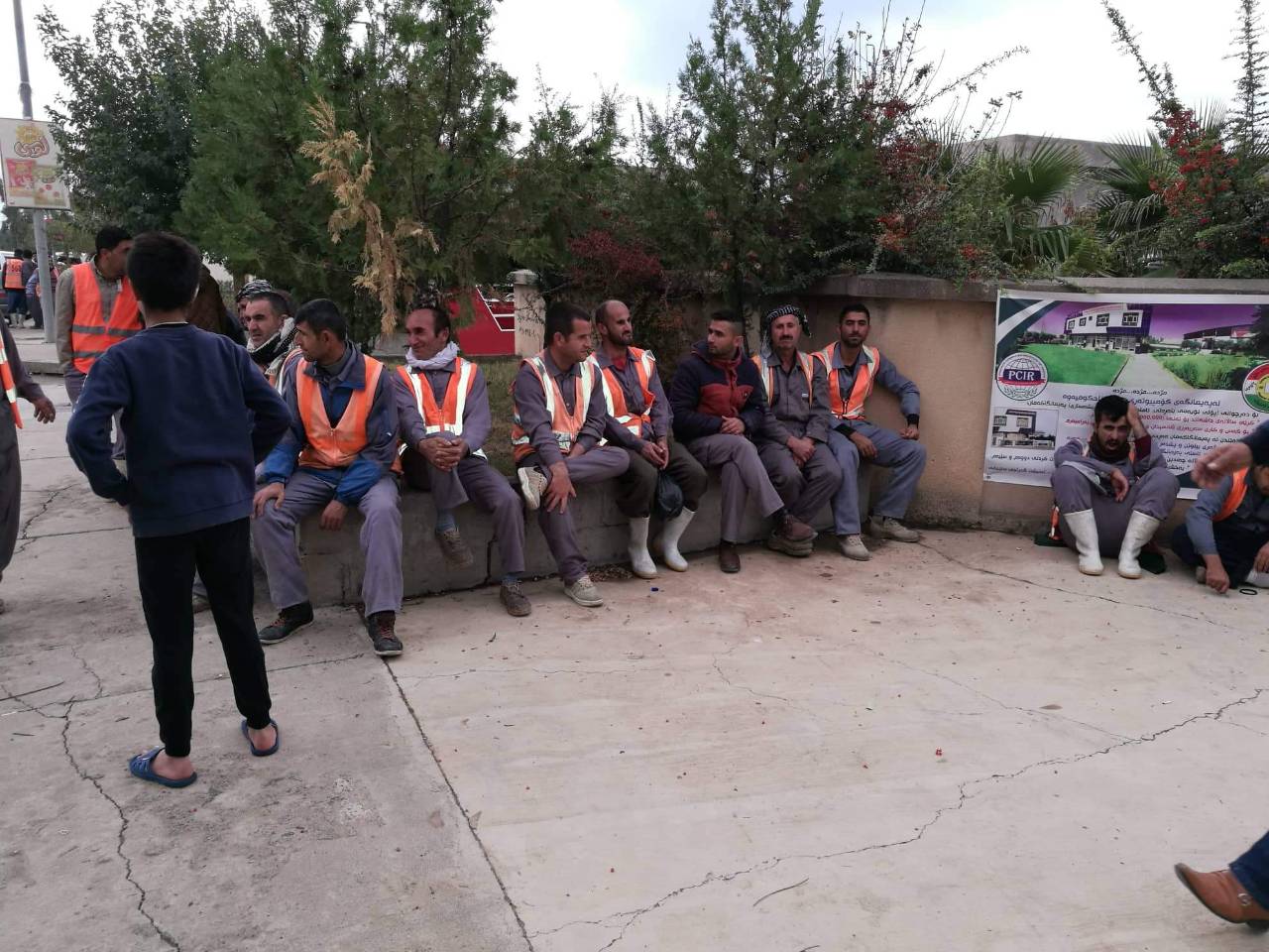 ژمارەیەك كرێكار لە دەڤەری راپەڕین خۆپێشاندان دەكەن