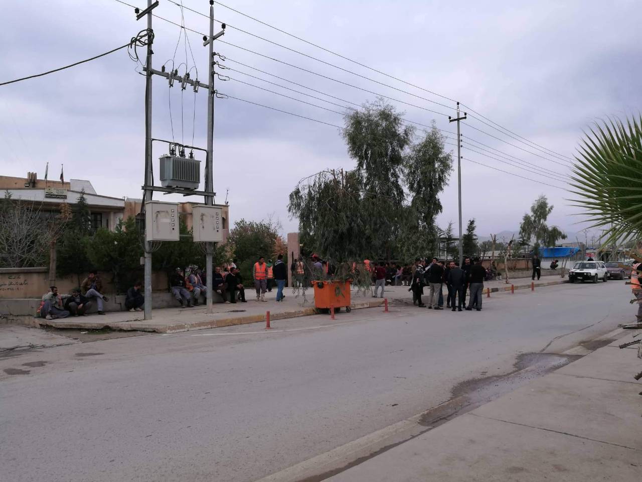 ژمارەیەك كرێكار لە دەڤەری راپەڕین خۆپێشاندان دەكەن