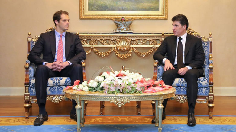 KRG Prime Minister Nechirvan Barzani (R) and US Deputy Assistant Secretary of State for Iraq, Andrew Peek (L). (Photo: KRG) 