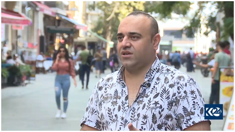 Hunermend Namet Esmayelzadeh li Stenbolê deng vedide