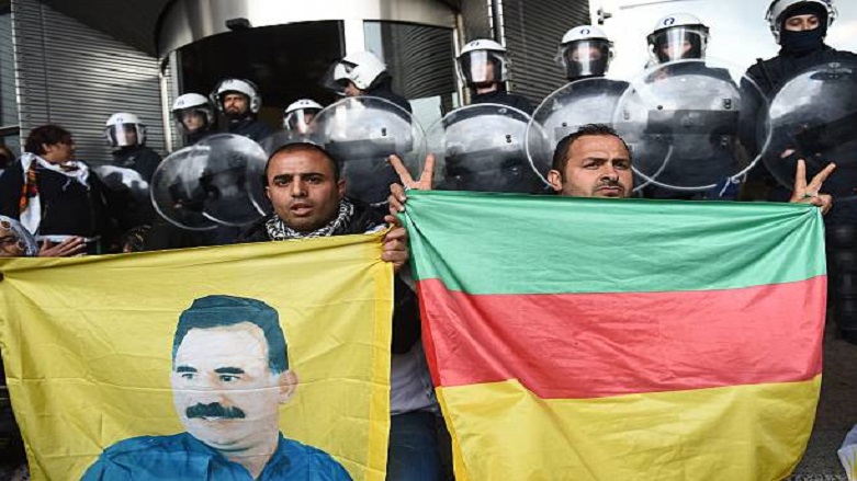 زیندانیانی پەکەکە مان دەگرن