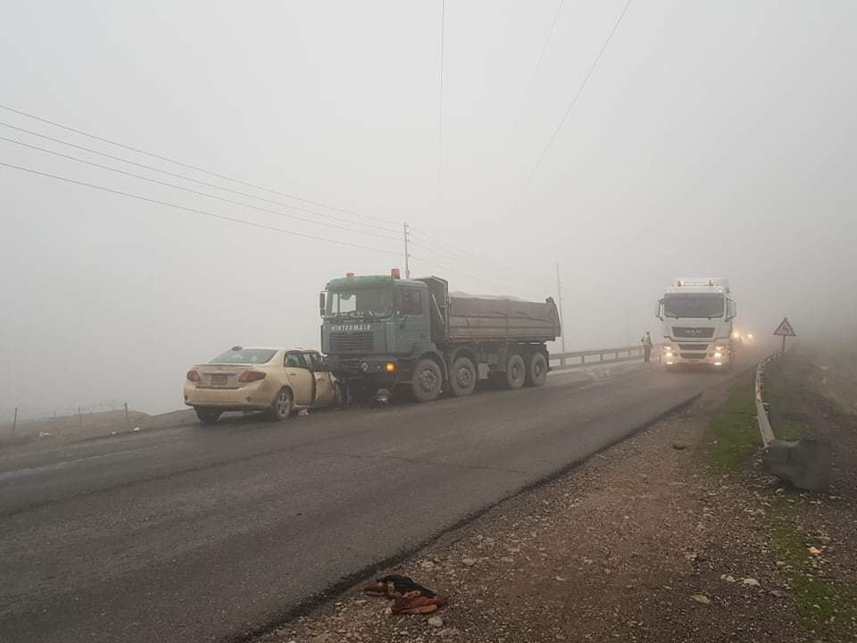 لە رووداوێكی ھاتووچۆدا سێ كەس بریندار بوون