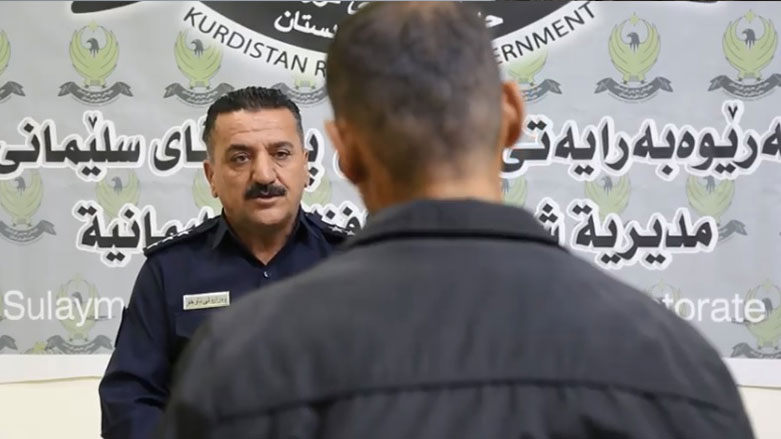 ڤیدیۆی دانپێدانانی تۆمه‌تبارێك كه‌ 20 ده‌فته‌ر دۆلاری دزیوه‌