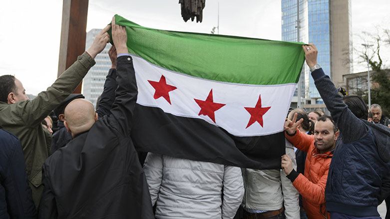 ئۆپۆزسیۆنی سووریا ئاڵاکەی گۆڕی