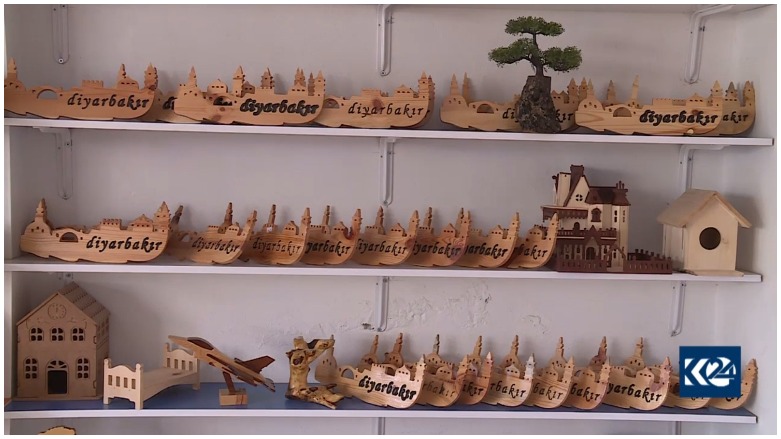 Sembolên Diyarbekirê êdî bi diyariyên darîn tên belavkirin