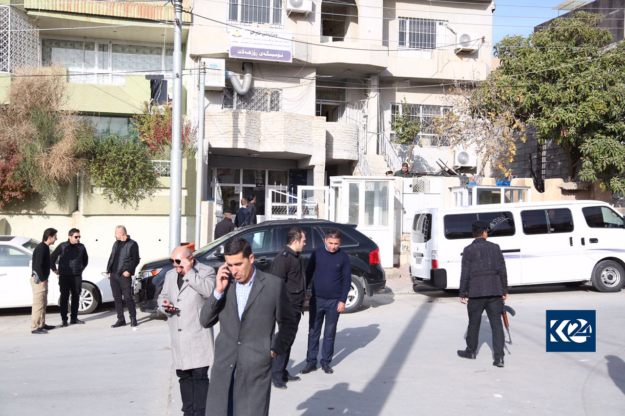 Security forces and officials gather in front of the women's protection office in the city of Sulaimani after the shooting on Nov. 28, 2018. (Photo: Ibrahim Fatah/ Kurdistan 24)