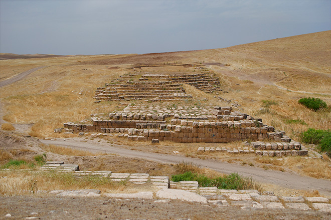 Ruins at Jerwan of the aqueduct to Nineveh. (Photo: Levi Clancy) 