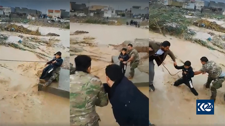 Polîsa Hewlêrê zarokekî ji nava lehiyê rizgar dikin 
