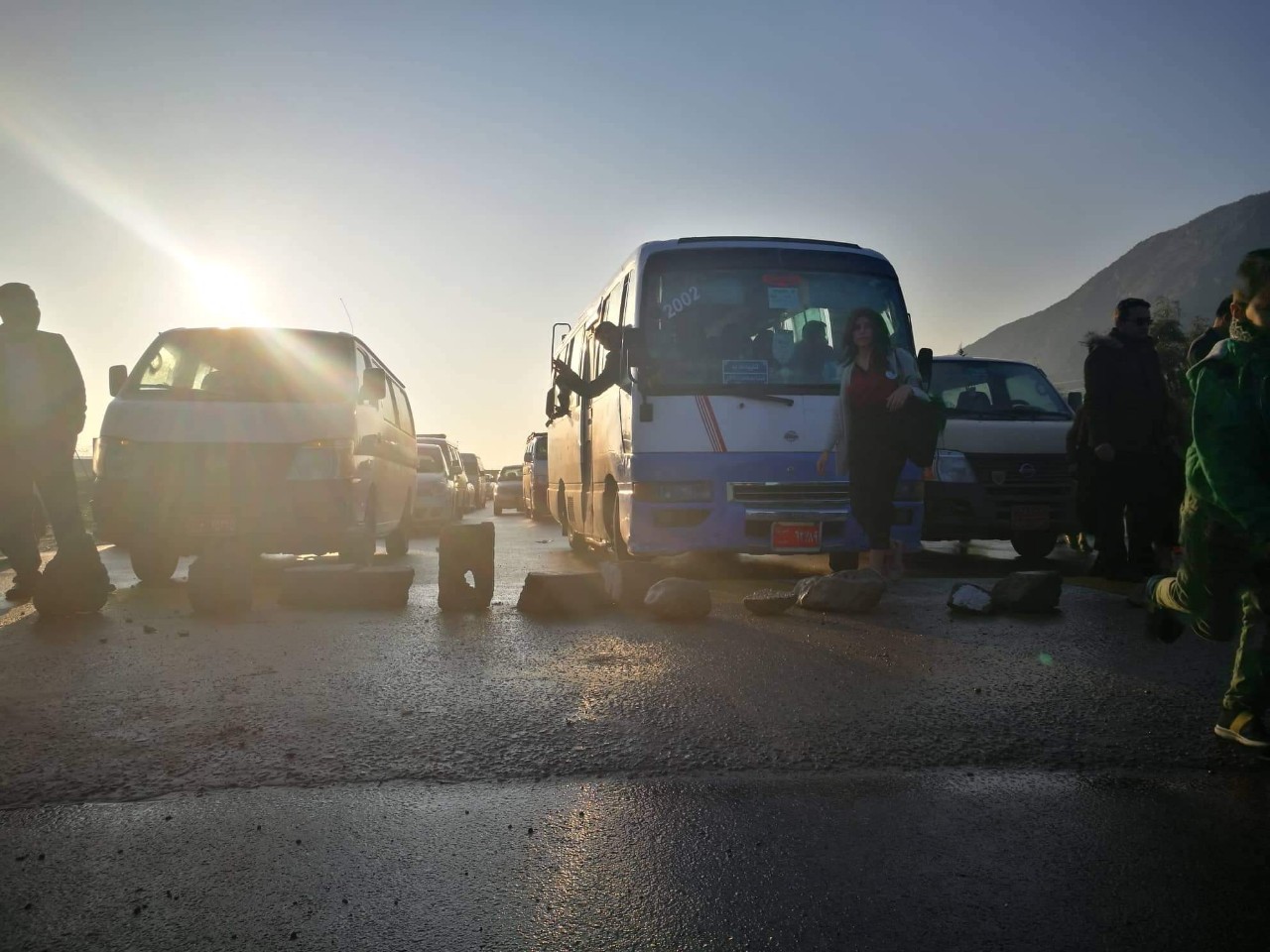 Protesters from the village of Sarkapkan block of the main road to Rania over low electricity supply on Dec. 19, 2018. (Photo: social media)
