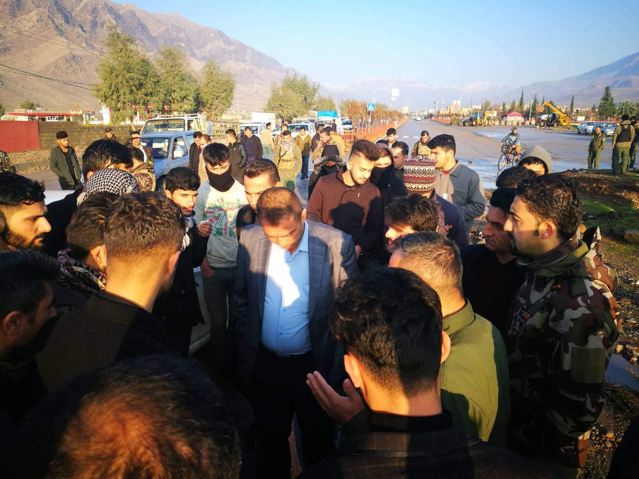 Protesters from the village of Sarkapkan block of the main road to Rania over low electricity supply on Dec. 19, 2018. (Photo: social media)