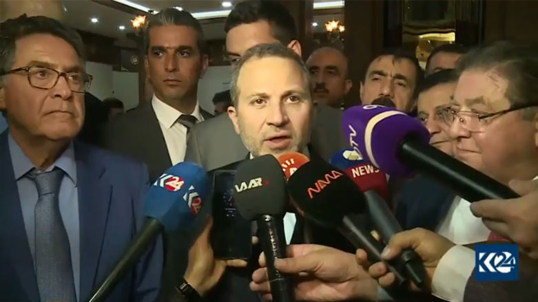 وزیر خارجه لبنان در فرودگاه اربیل بە دستاوردهای  سفرش بە اقلیم کردستان پرداخت